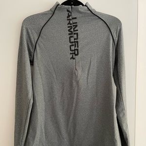 Under armour long sleeve 1/4 zip size M
